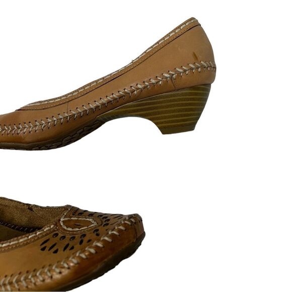 Vintage Leather Tan Light Brown Slip on Short Heels Stitching White Mountain - Picture 5 of 11